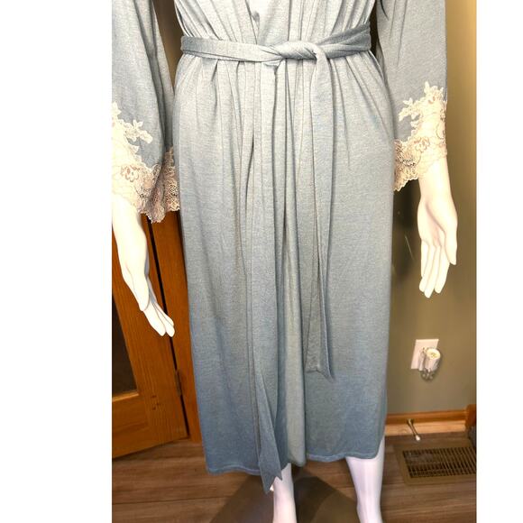 Natori Soft Luxe Shangra-La Tencel Robe Blue Belted Lace Trim Sleeves Sz Small - Picture 5 of 16
